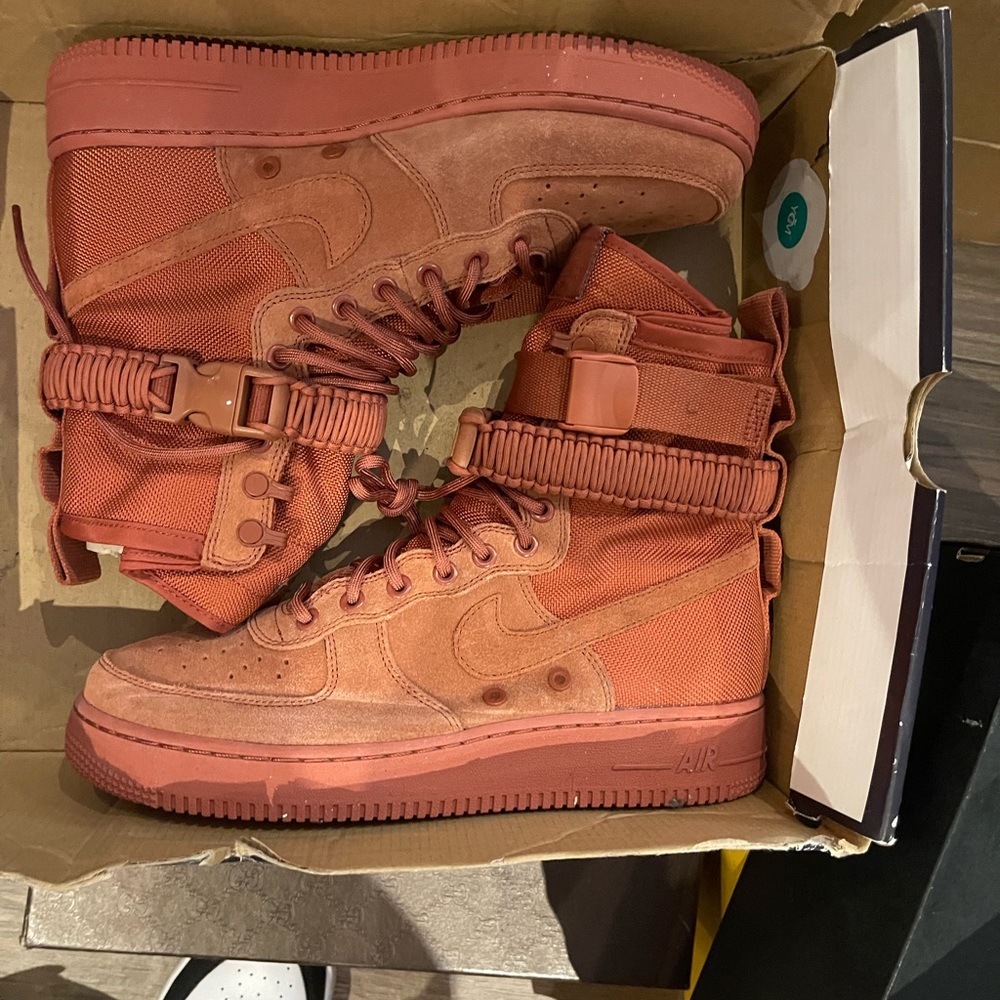 Nike Air Force SF1 Dusty peach